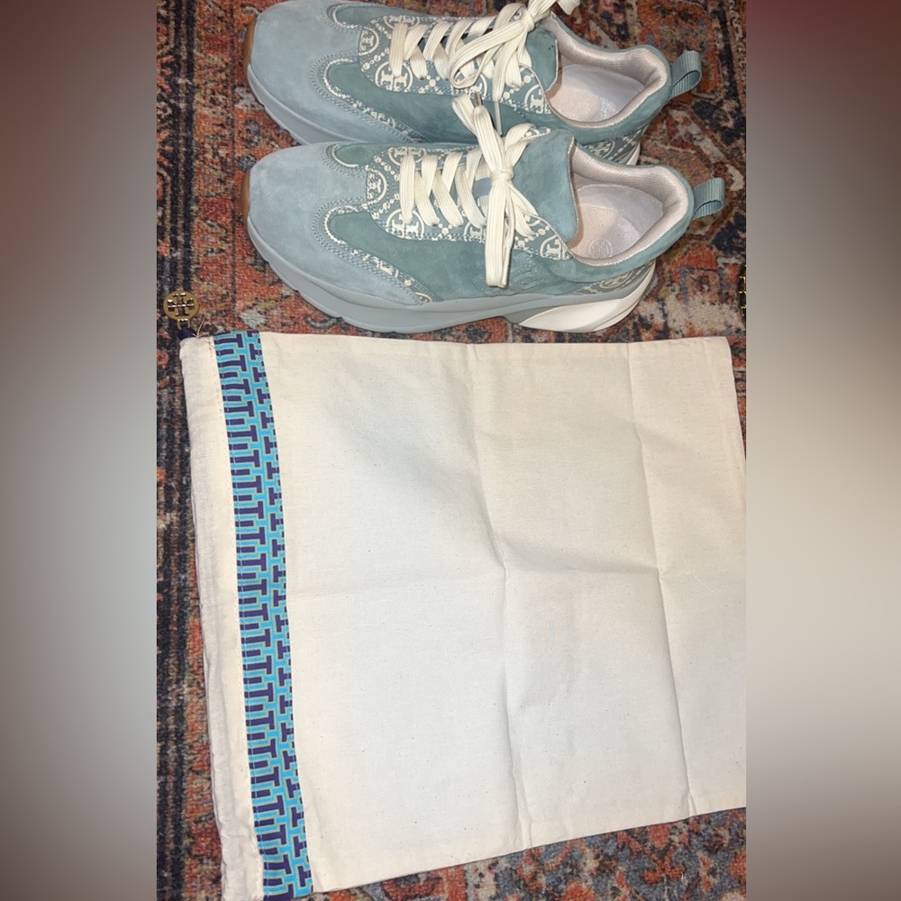 Tory Burch tennis shoes size 8 worn once - Picture 3 of 3